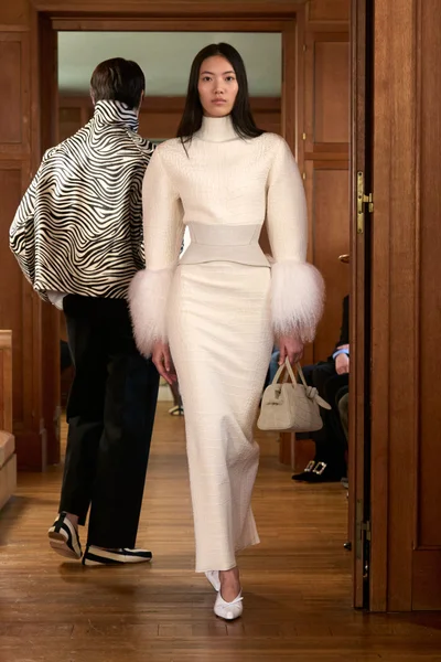 Look 30